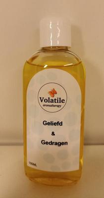 Volatile Massageolie geliefd & gedragen