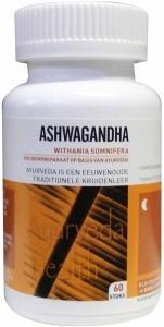 Merkloos nuby zwemmend badfiguur ass verp