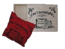 Kersenpitkussen oma's in kist