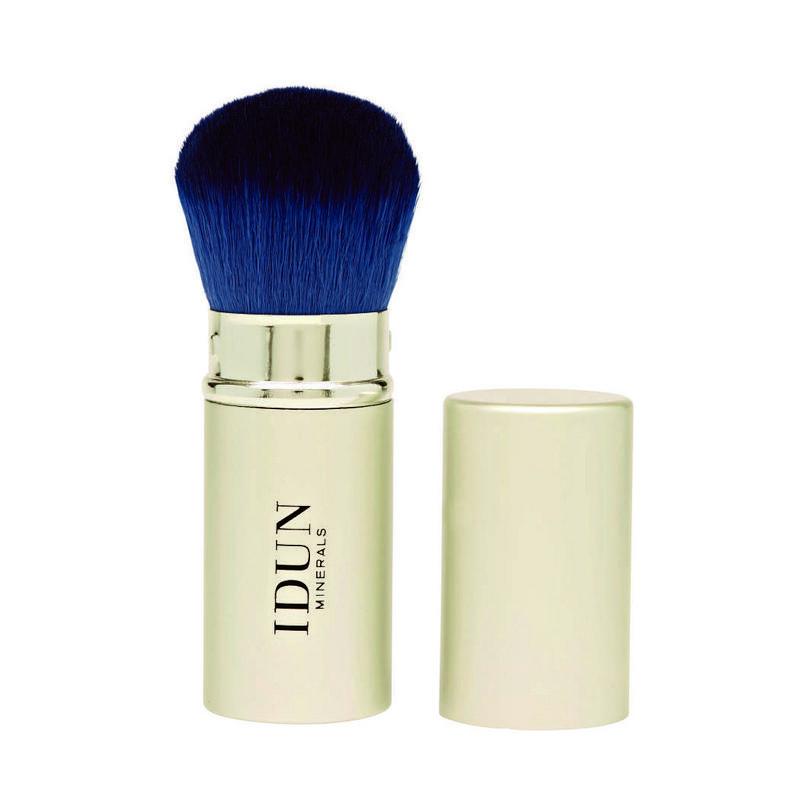 Retractable kabuki brush