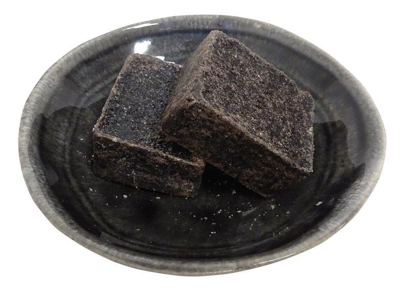 Amberblok zwarte amber