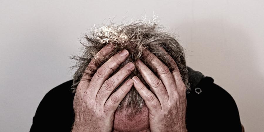 Hoofdpijn en migraine door hitte: Hoe omgaan met warmte-gerelateerde hoofdpijn Hoofdpijn en migraine door hitte: Hoe omgaan met warmte-gerelateerde hoofdpijn