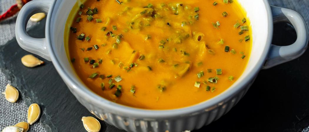 Recept: Pompoensoep met kerrie en tijm Recept: Pompoensoep met kerrie en tijm