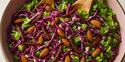 Recept: Rodekoolsalade met dadels en amandelen Recept: Rodekoolsalade met dadels en amandelen